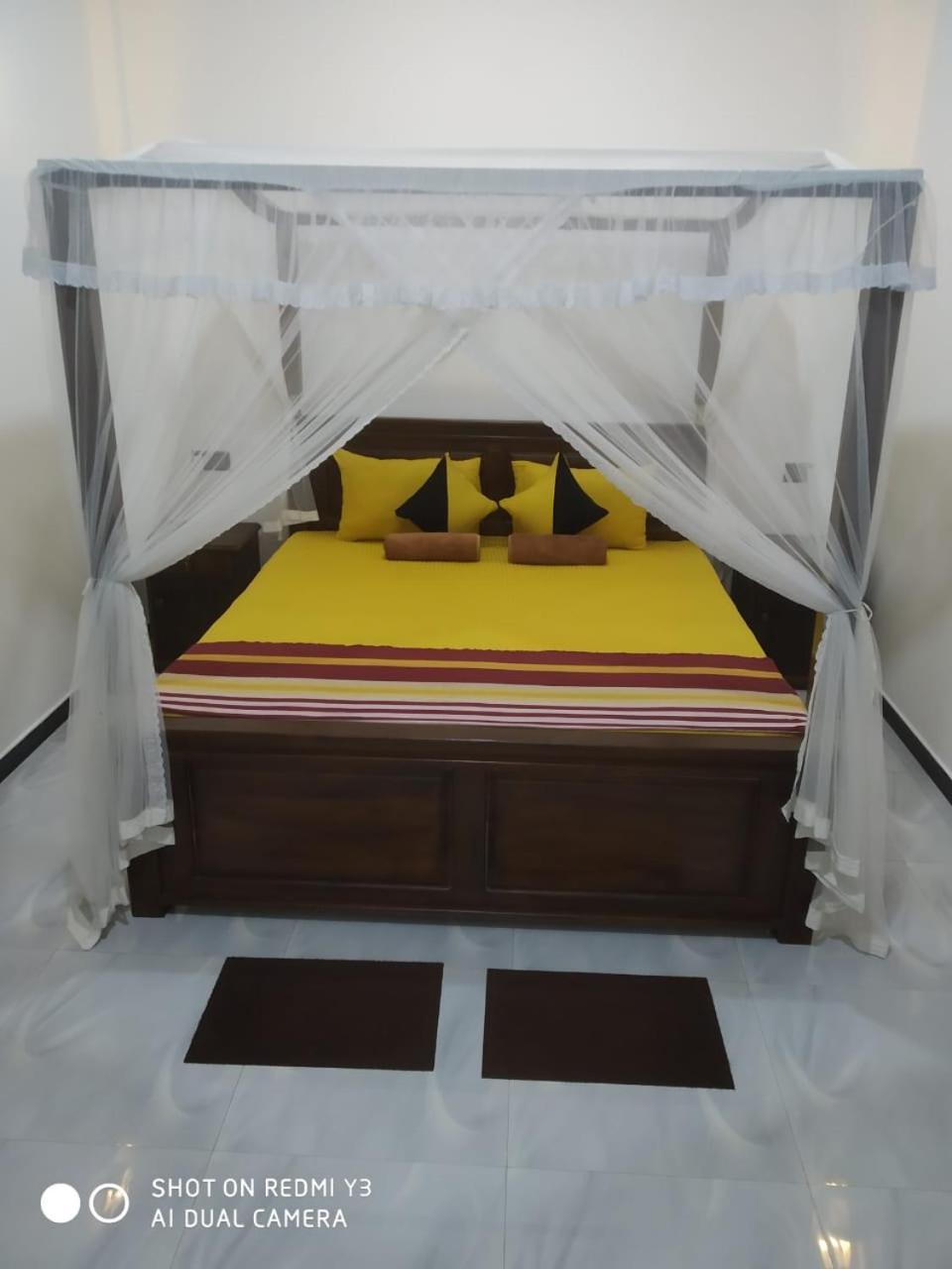 The Wave'S Guest House Mirissa Room photo