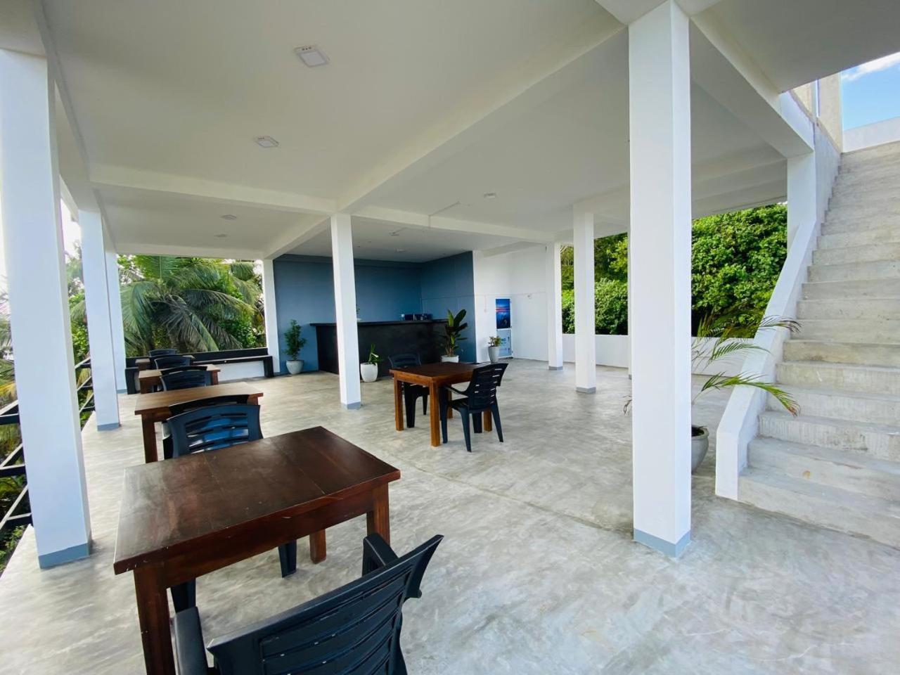 The Wave'S Guest House Mirissa Exterior photo