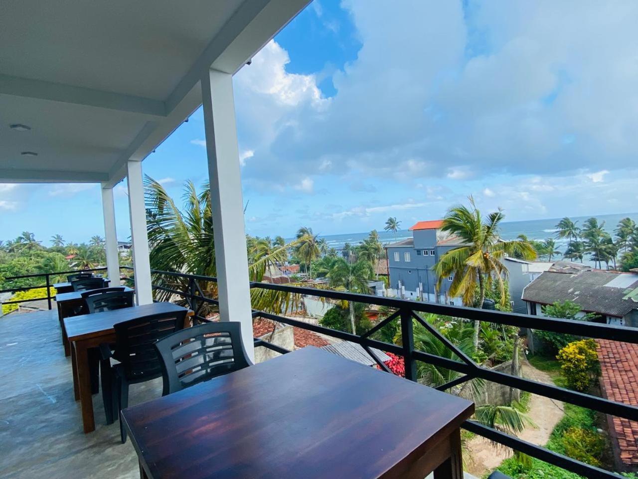 The Wave'S Guest House Mirissa Exterior photo
